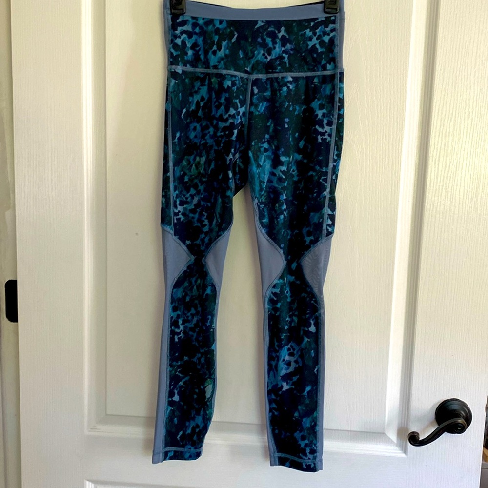 Lululemon leggings.